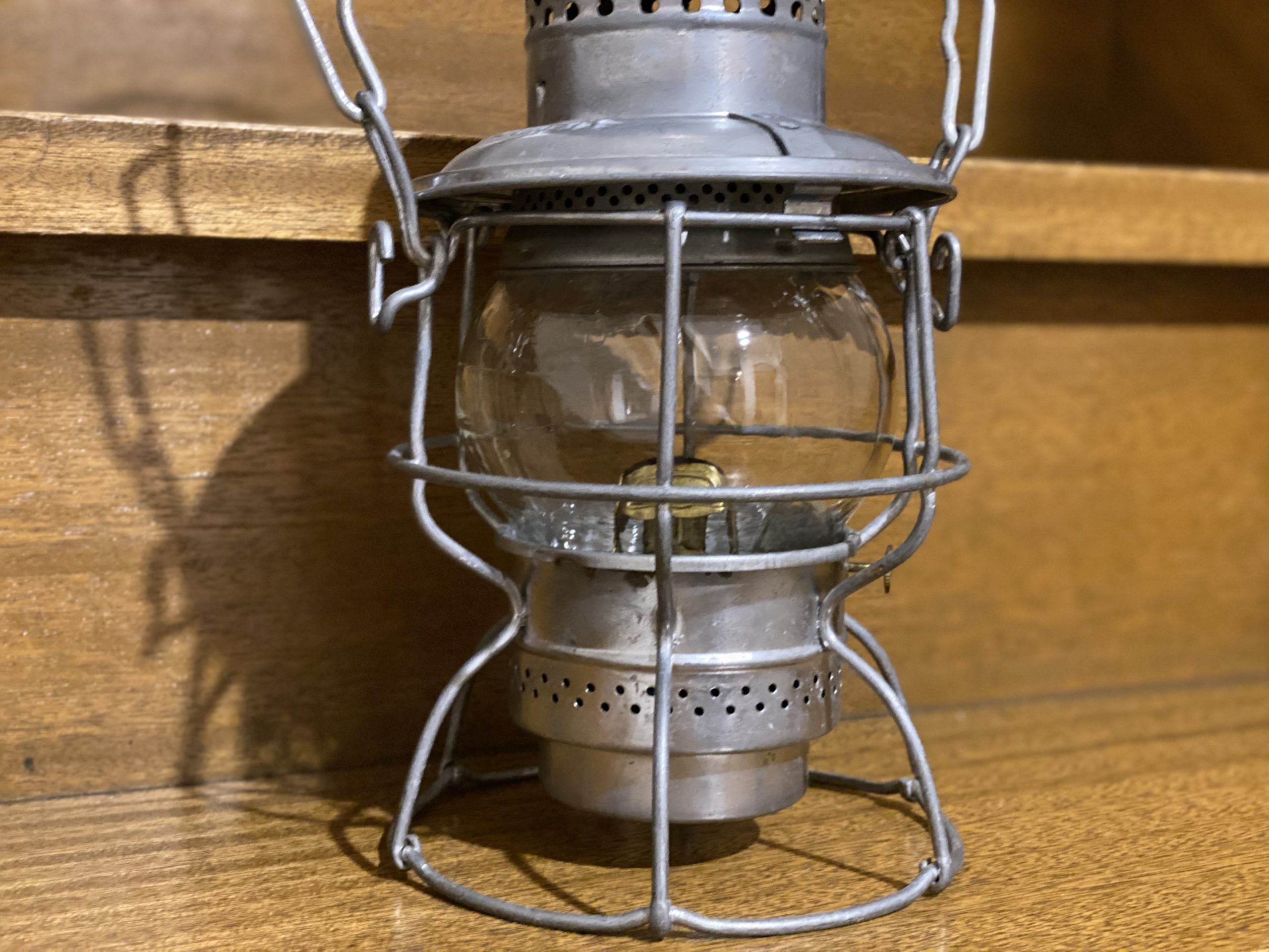 レイルロードランタン ADLAKE KERO(アドレイクケロ)の魅力とは