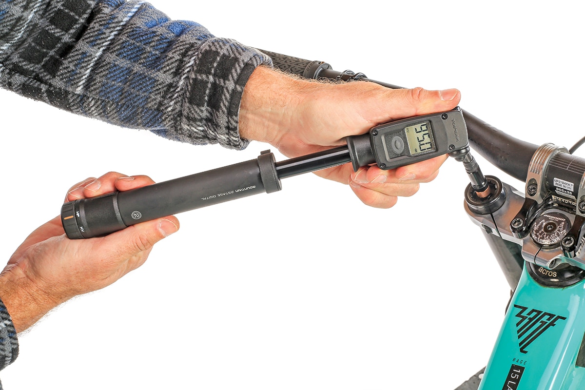 TOPEAK MOUNTAIN 2STAGE DIGITAL MINI PUMP REVIEW - SHOCK AND TIRE