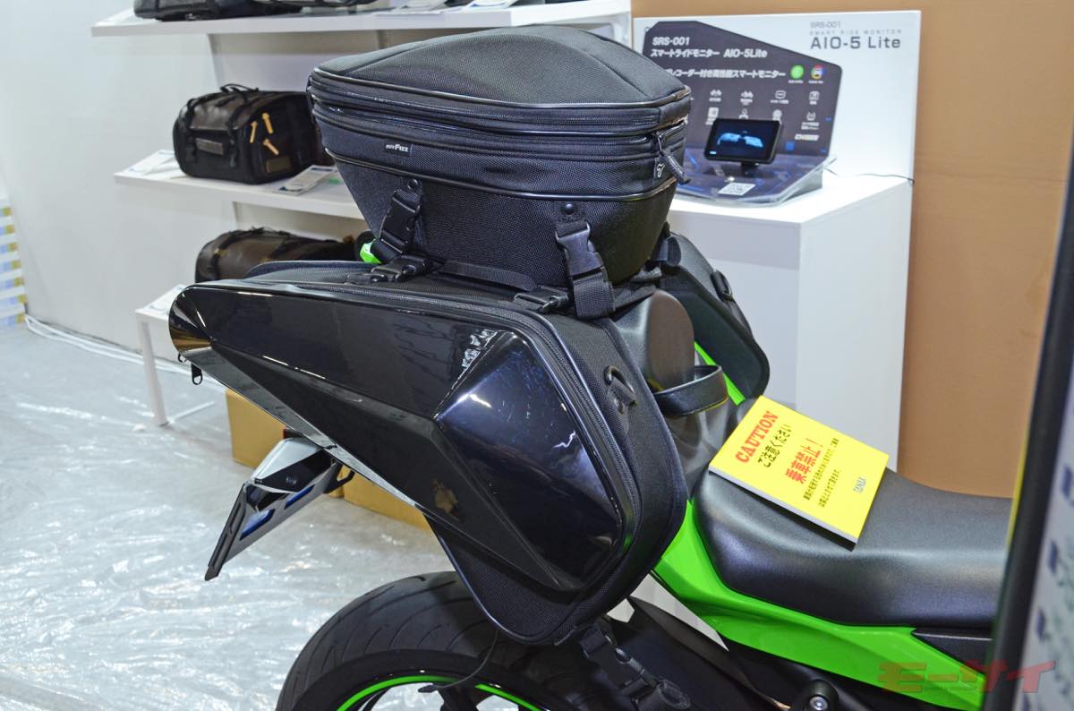 タナックスは「小型サイドバッグ」と、ドラレコなしの「スマート