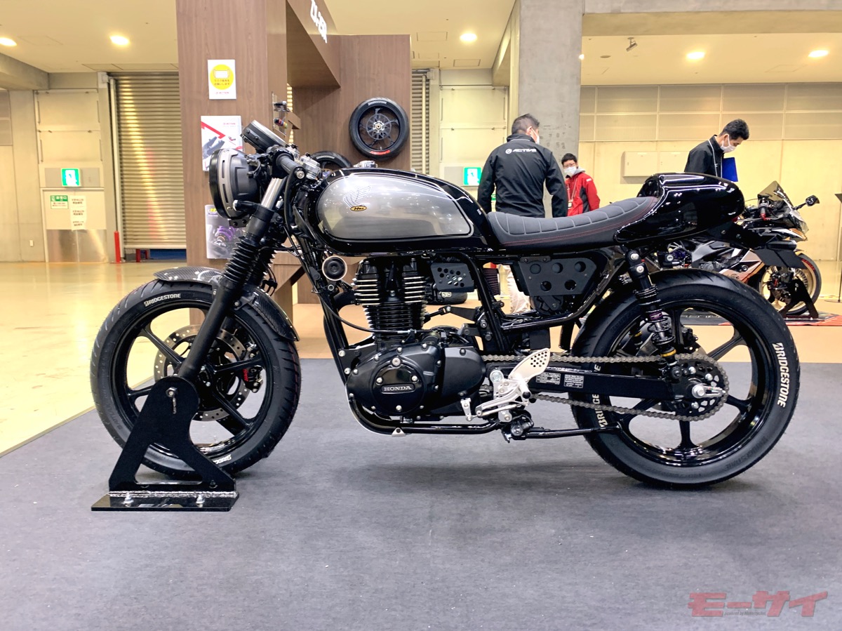 ポイントは純正シートのまま！」ホンダ GB350Sをレトロなカフェ