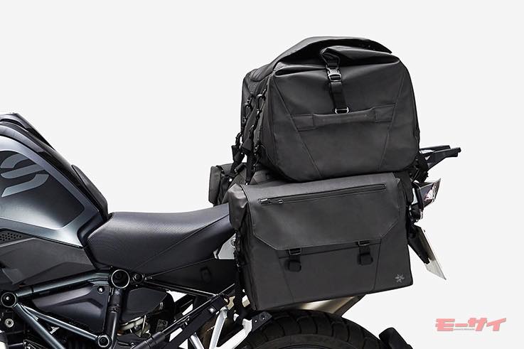 ゴールドウイン】のツーリングバッグを全ラインナップ紹介！新ロゴが