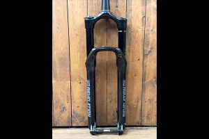 ちょいとお得にアップグレード！RockShox Revelation | 1989年創業の