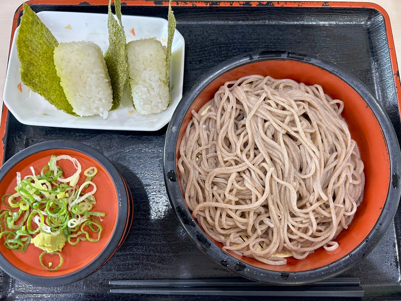 シングルからトリプルまで、同じ値段とは、 - 大分市、鳴門うどん錦町