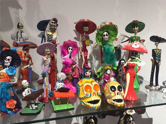 Hand painted Day of the Dead figures - Picture of Los Cinco Soles