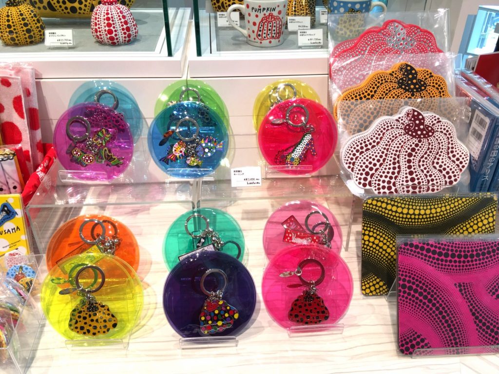 草間彌生グッズが買える！人気のショップ7つをご紹介 | thisismedia