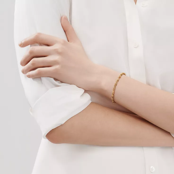 Tiffany HardWear:Micro Link Bracelet in Yellow Gold | Tiffany & Co. US
