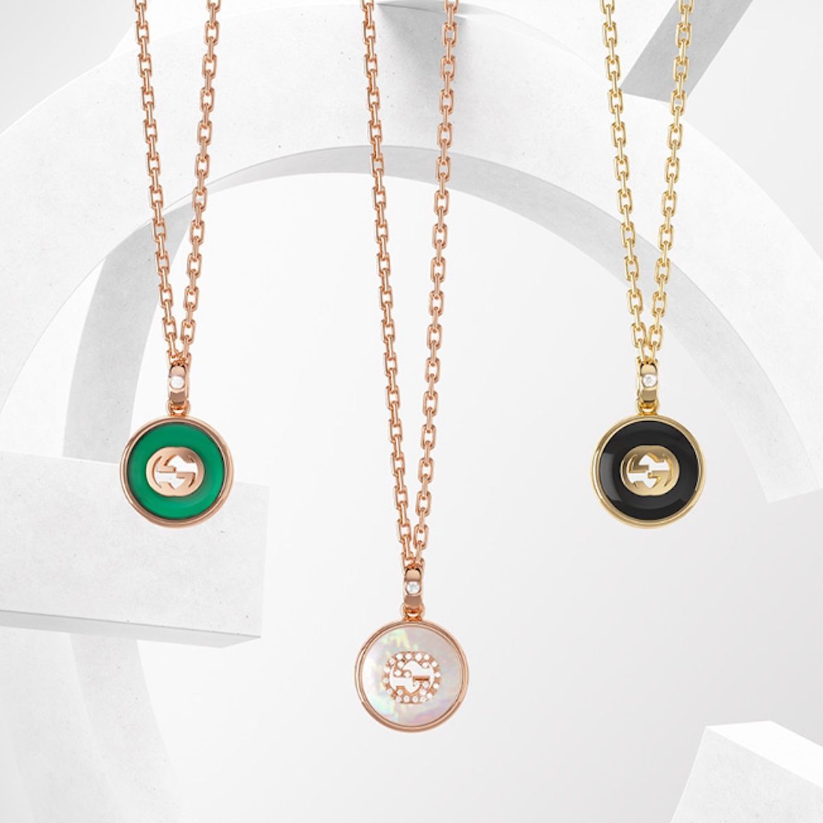 グッチ「グッチ インターロッキング」の新作ジュエリー。鮮やかな