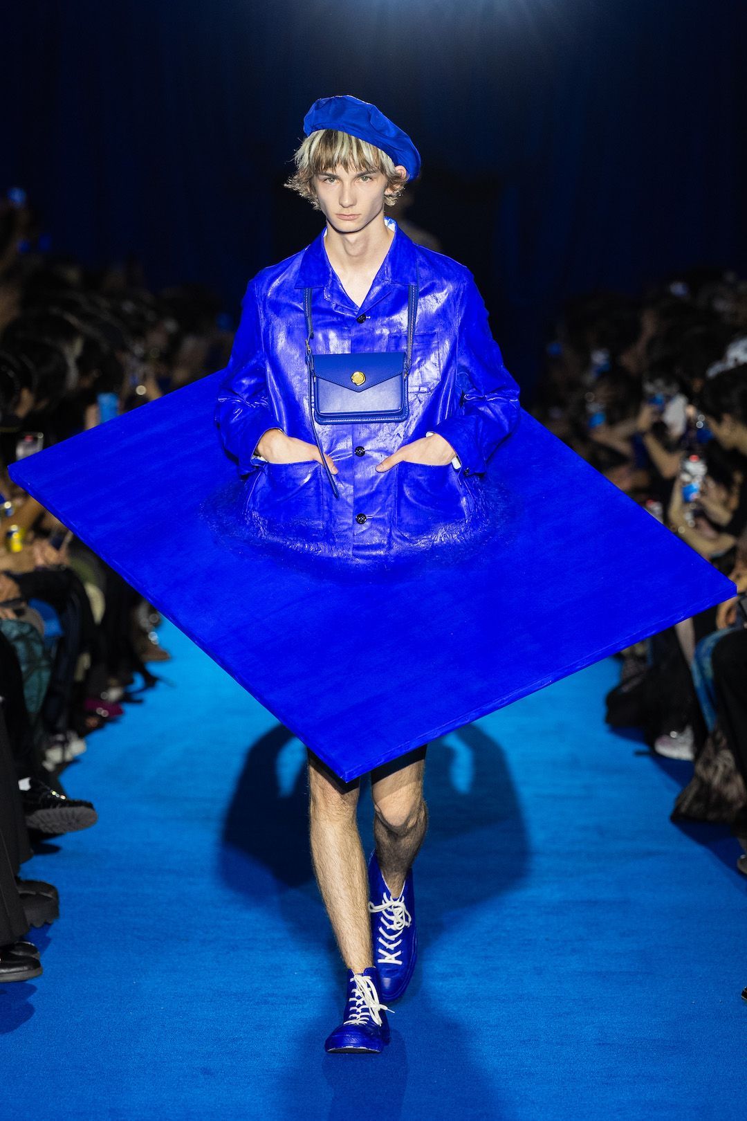 シンヤコヅカ、デザイナー自身が手がけた絵本の世界を描くランウェイ