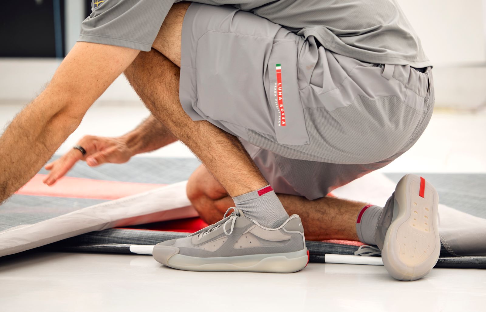 プラダ リネア・ロッサコレクションの原点「ルナ・ロッサ