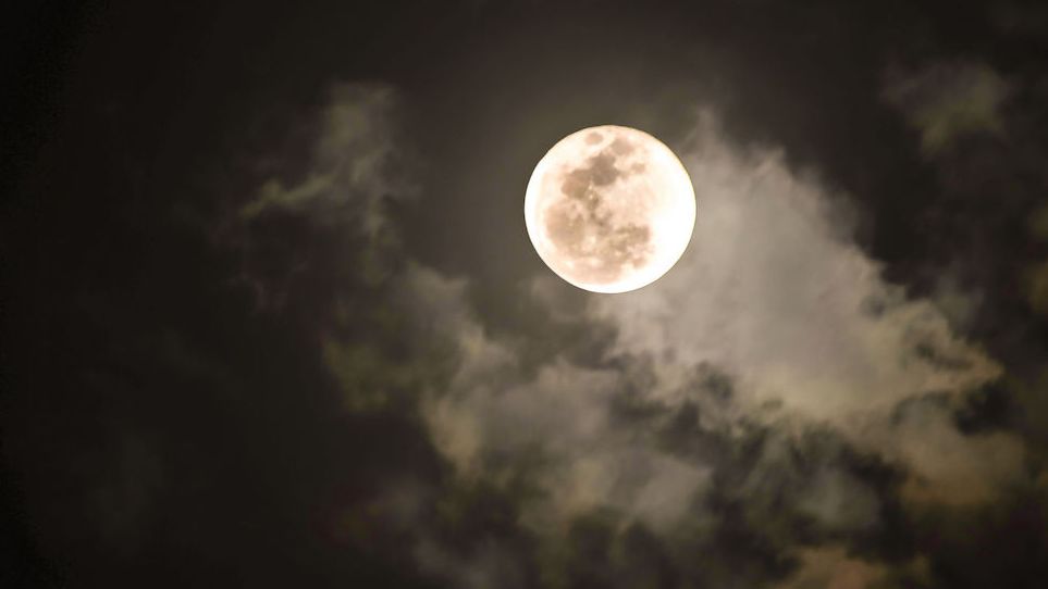 2025年1月14日はかに座満月“ウルフムーン”── 新年の始まりにこそ