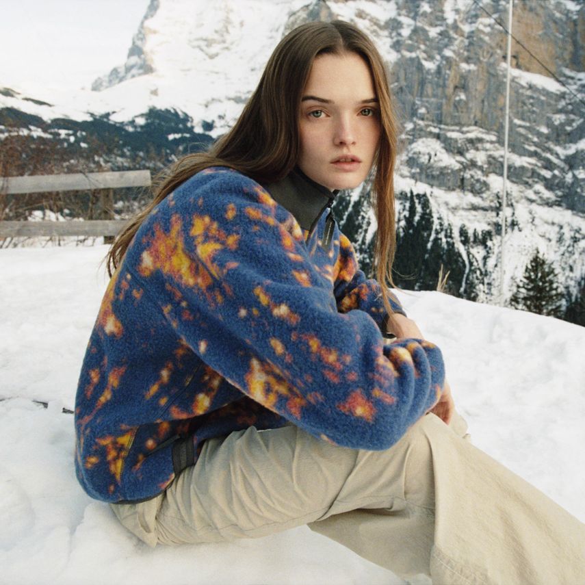 ザラ、日本発アウトドアブランドのアンドワンダーと初コラボ。アウター