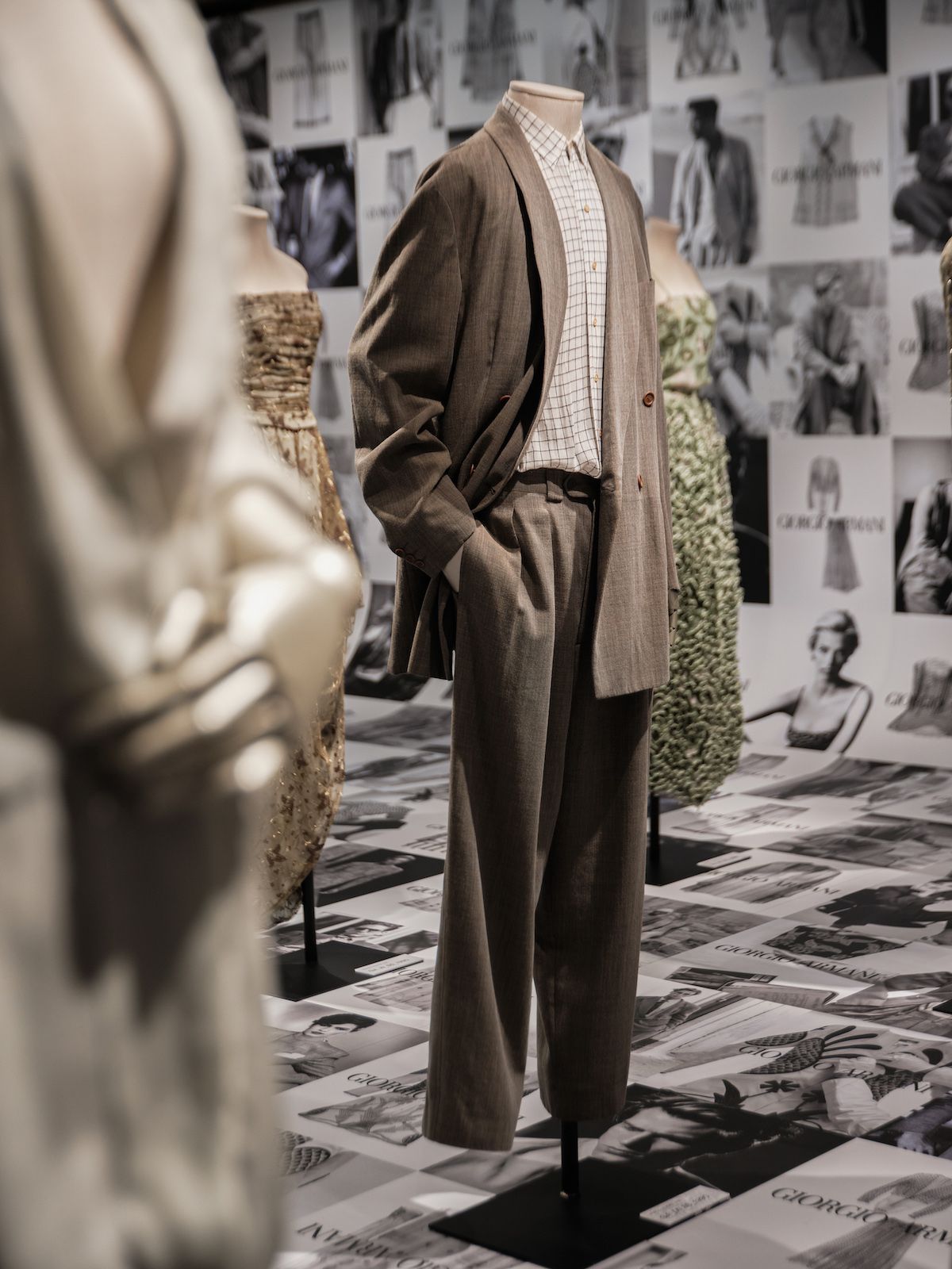 ジョルジオ・アルマーニの功績を讃えた「ARMANI/Archivio」展が