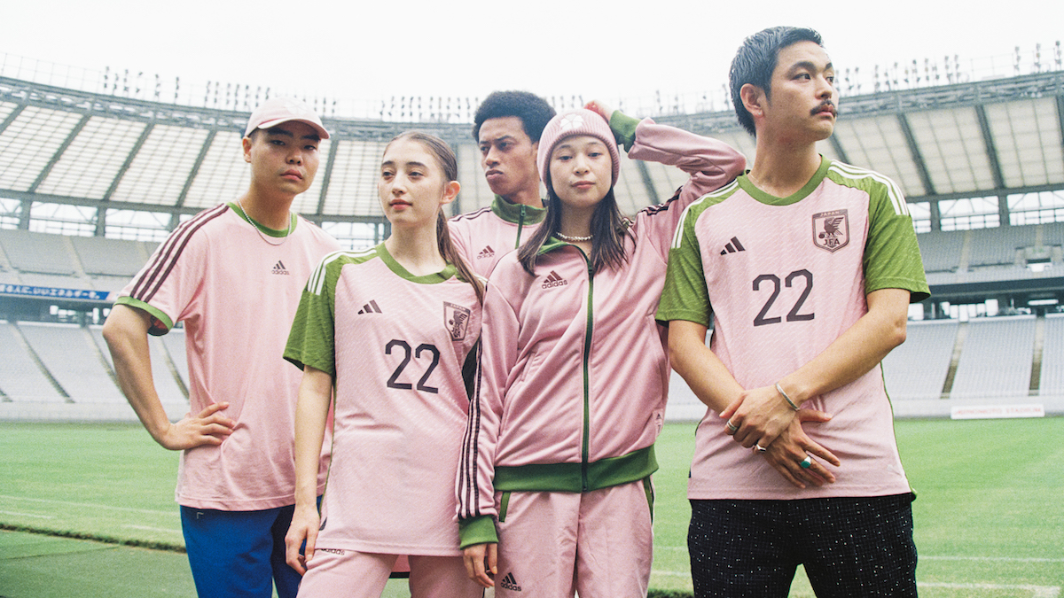 アディダス」からNIGO®がデザインした“サッカー日本代表 スペシャル