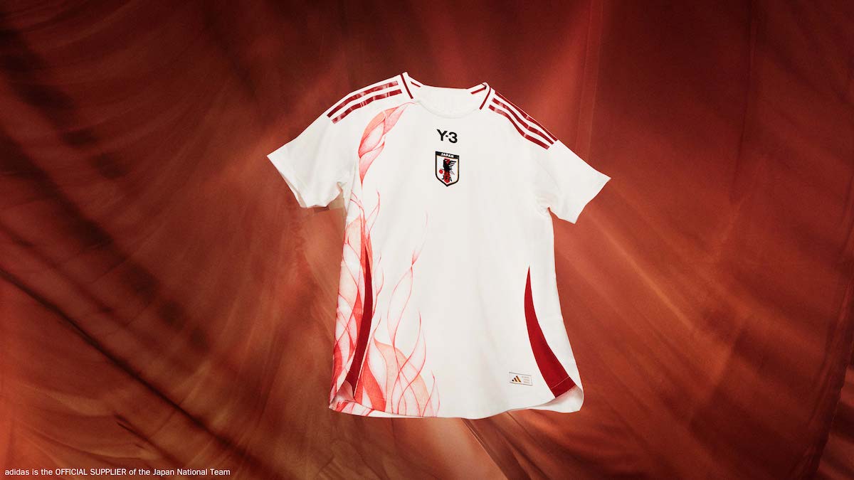 サッカー日本代表とヨウジヤマモト「Y-3」によるコラボ新ユニホーム