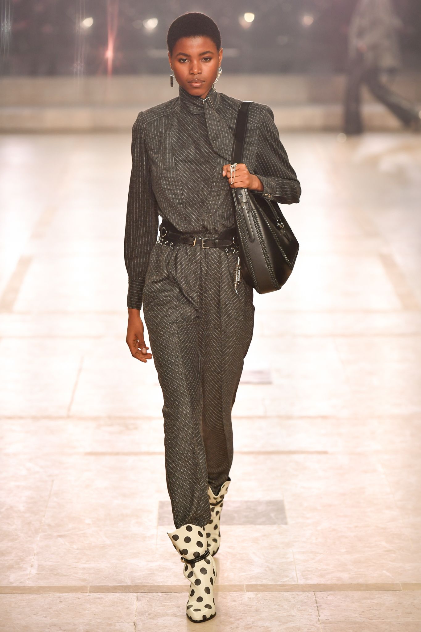 ルック】「イザベル マラン」2025-26年秋冬コレクション - WWDJAPAN