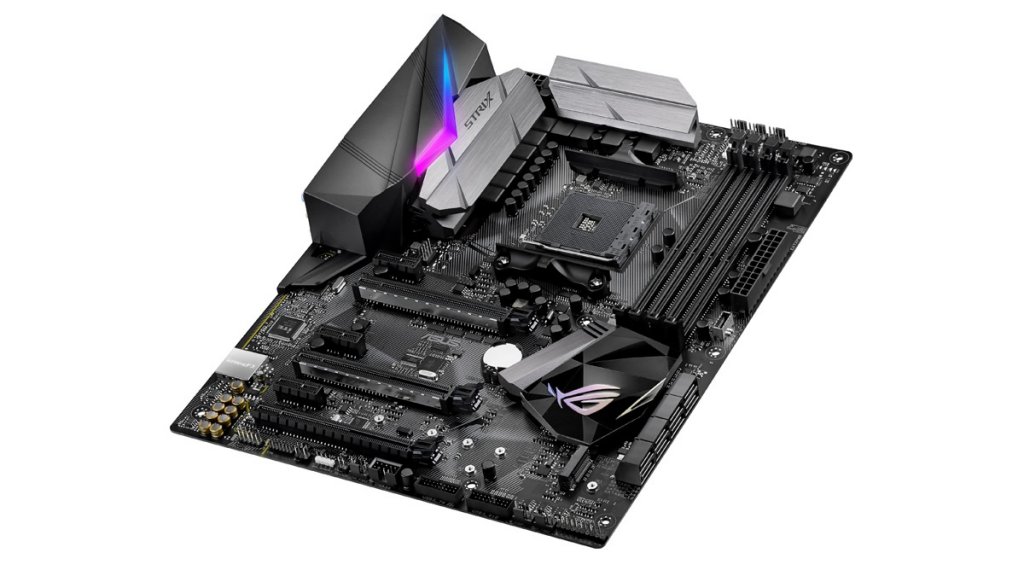 ASUS ROGからAMD X370チップセット搭載RYZEN対応ATXマザーボード「ROG