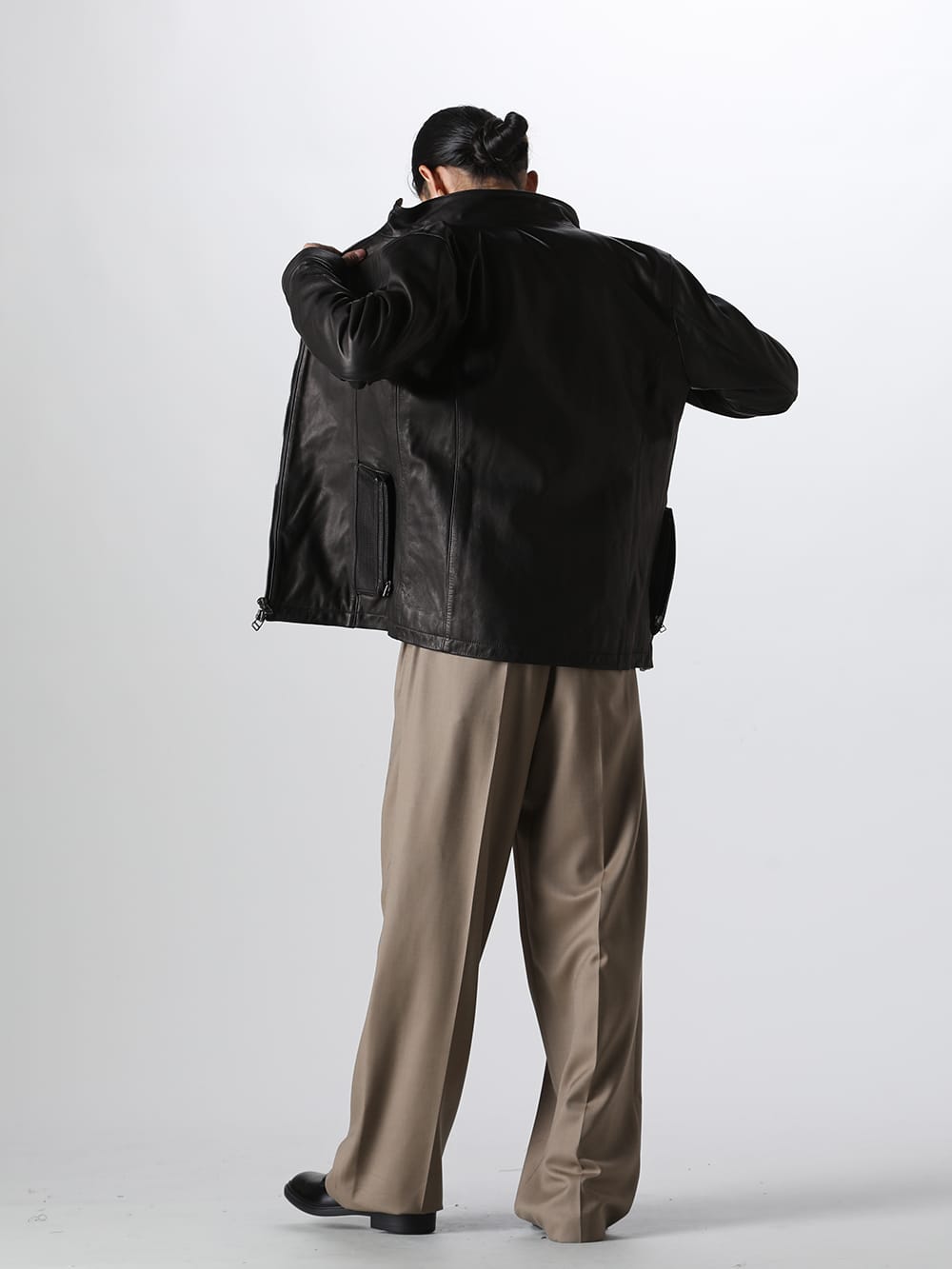 RIPVANWINKLE レヴォリューションレザージャケット ニットスタイル