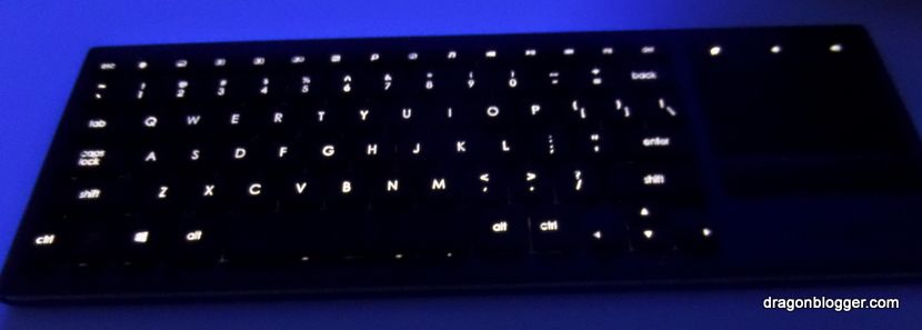 Review of the Logitech K830 Illuminated Wireless Living Room Keyboard
