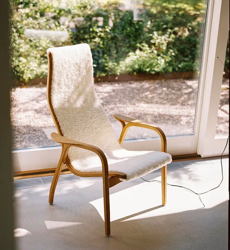 Swedese Lamino easy chair, sheepskin, off-white | Finnish Design Shop
