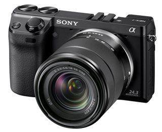 ソニーミラーレス一眼「NEX-7」発表！ | GQ JAPAN