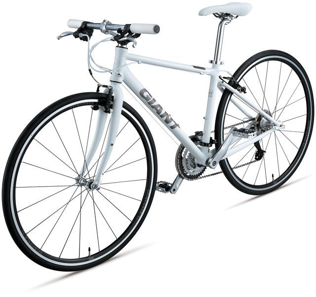 5万円クラスでアンダー10kgの最軽量クロスバイク登場。ジャイアント