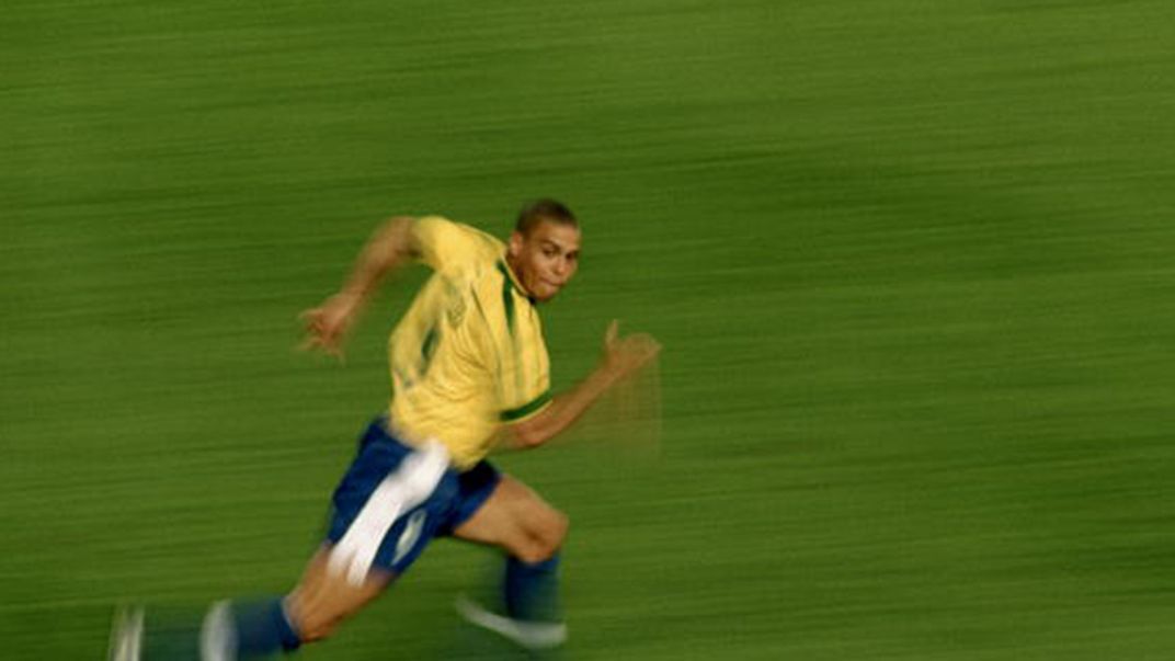 ロナウド、1998年フランス大会で全力疾走──サッカーW杯の名場面