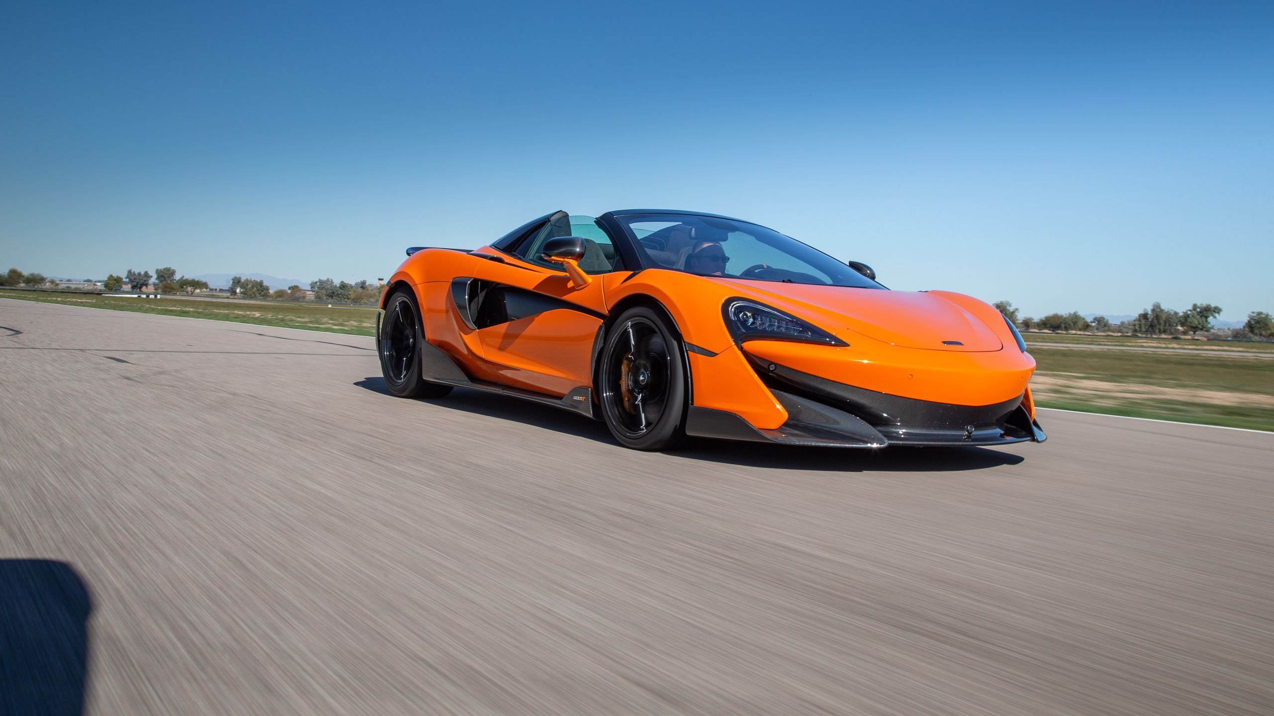 主はサーキット。でも、近場だって大丈夫──マクラーレン 600LT