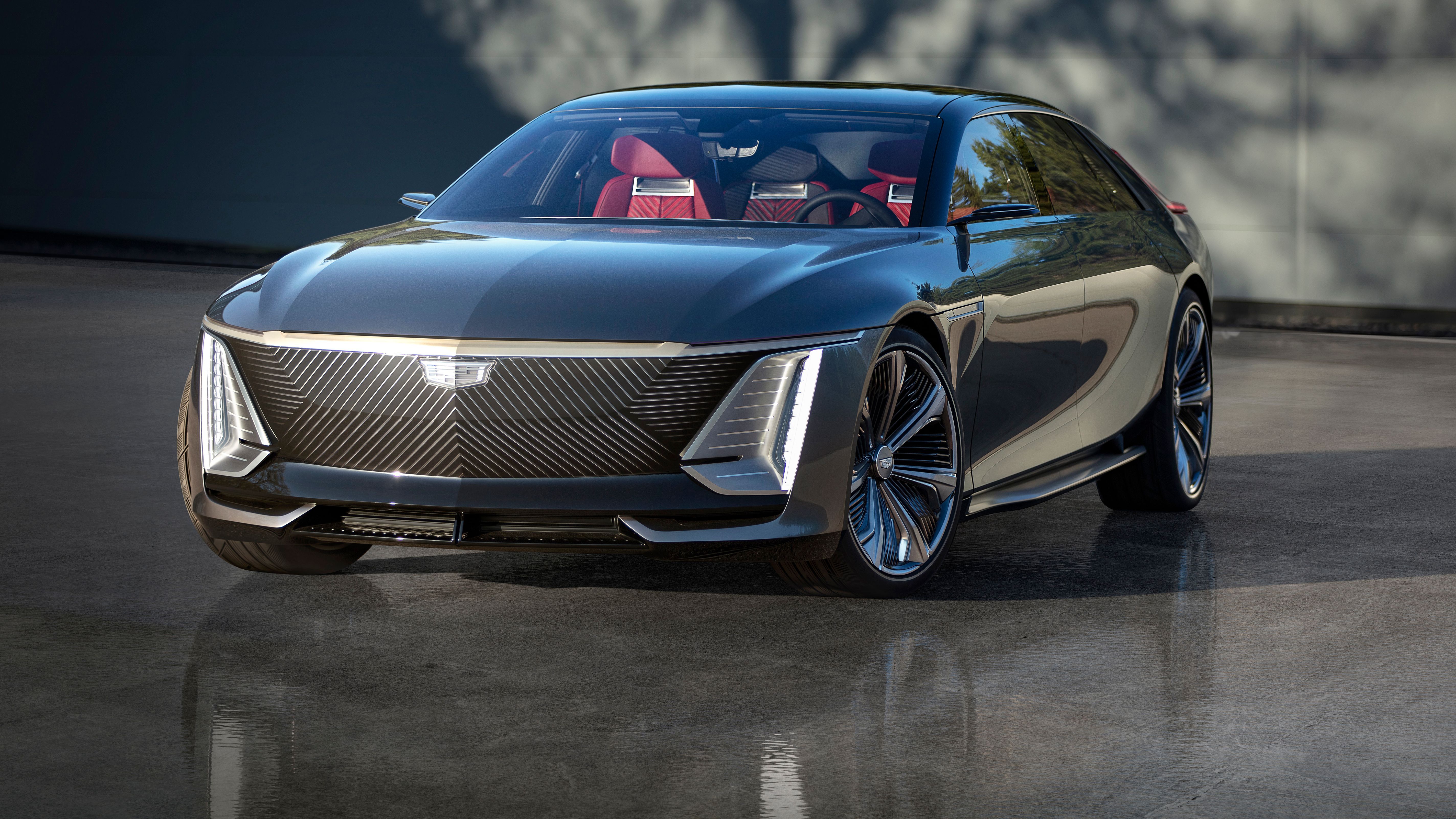 キャデラックの新しい超高級車は古き良きアメ車の再来か──新型セレ