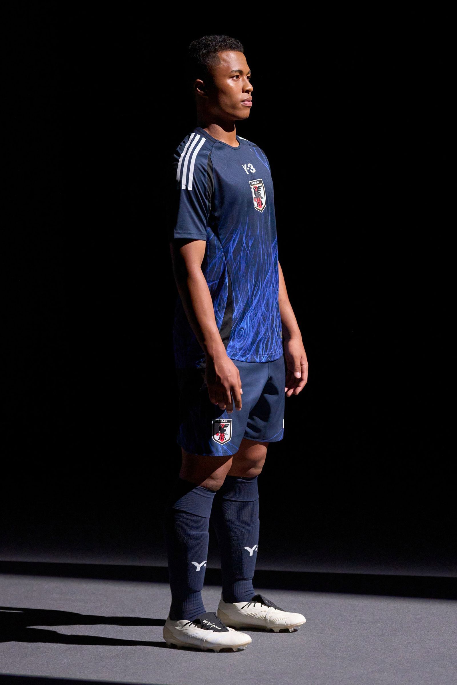 サッカー日本代表コラボユニフォームもお披露目──Y-3 2025年春夏