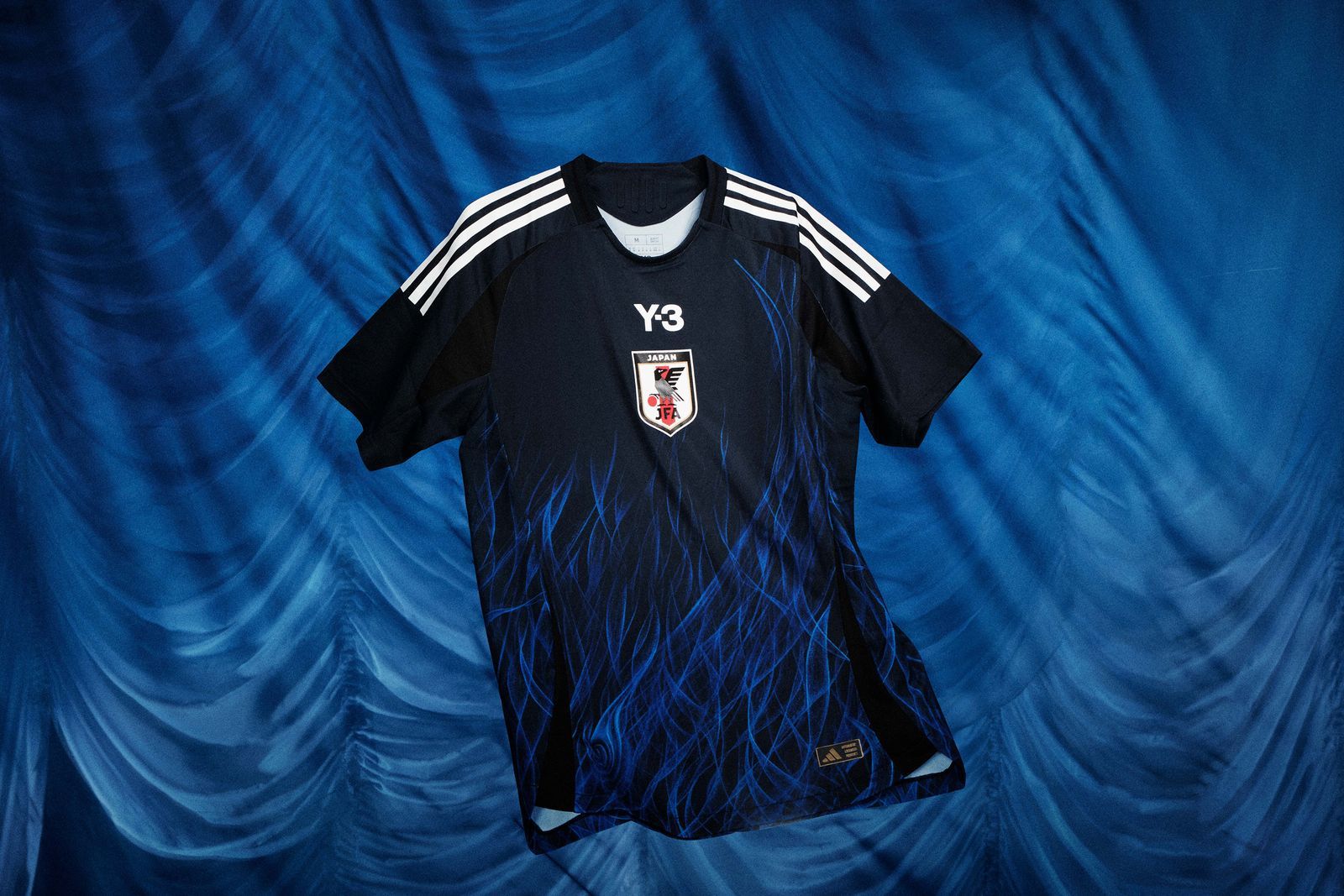 サッカー日本代表コラボユニフォームもお披露目──Y-3 2025年春夏