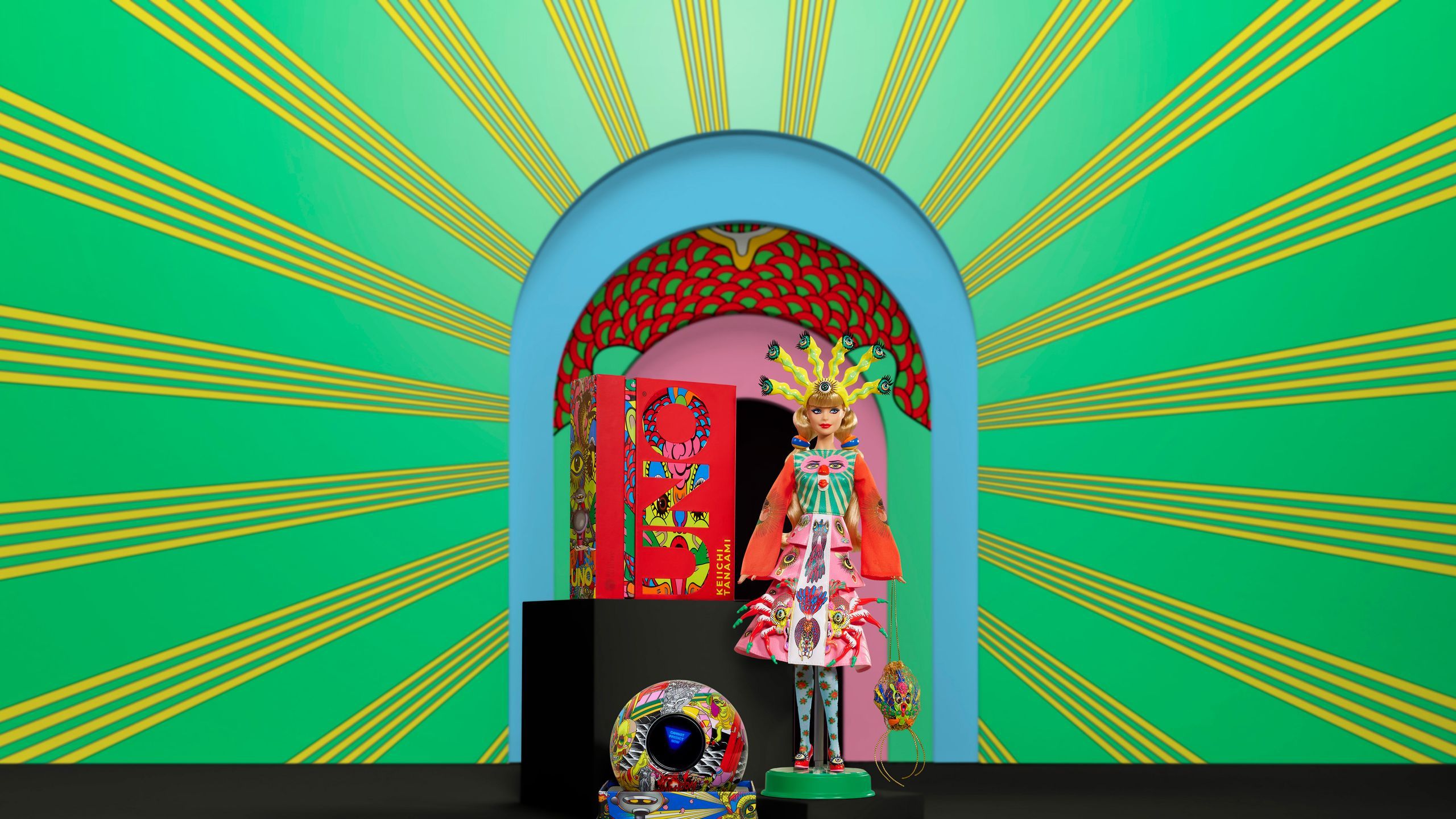 田名網敬一のアートワークをまとったBARBIE®がセットに！──「田名網
