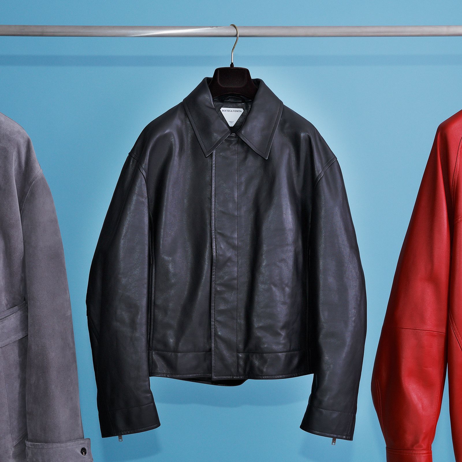 ボッテガ・ヴェネタのアウターはレザーに注目──特集：ロングか