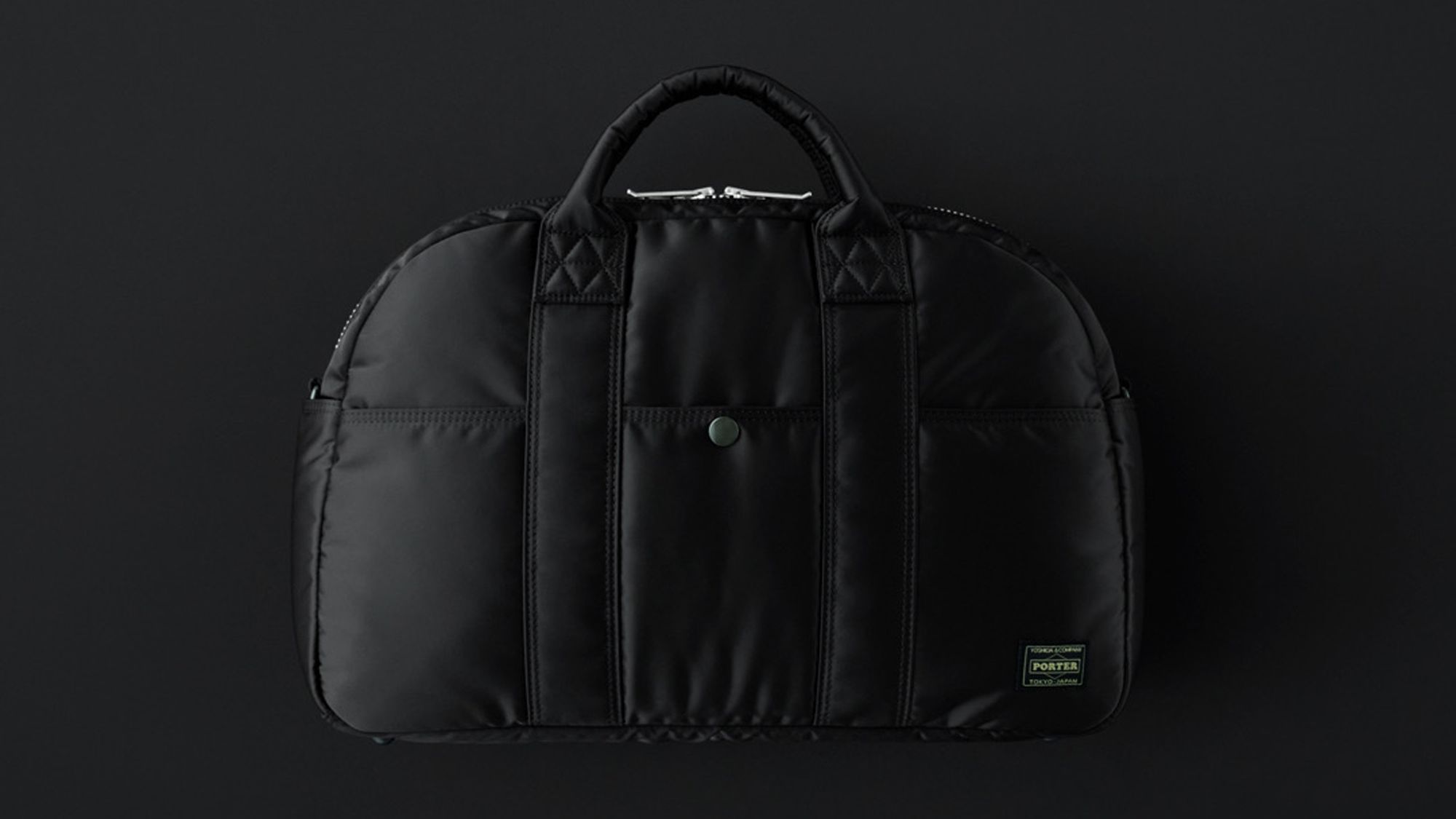 ポーター」の「TANKER」シリーズより、待望の新色「ブラック」が登場