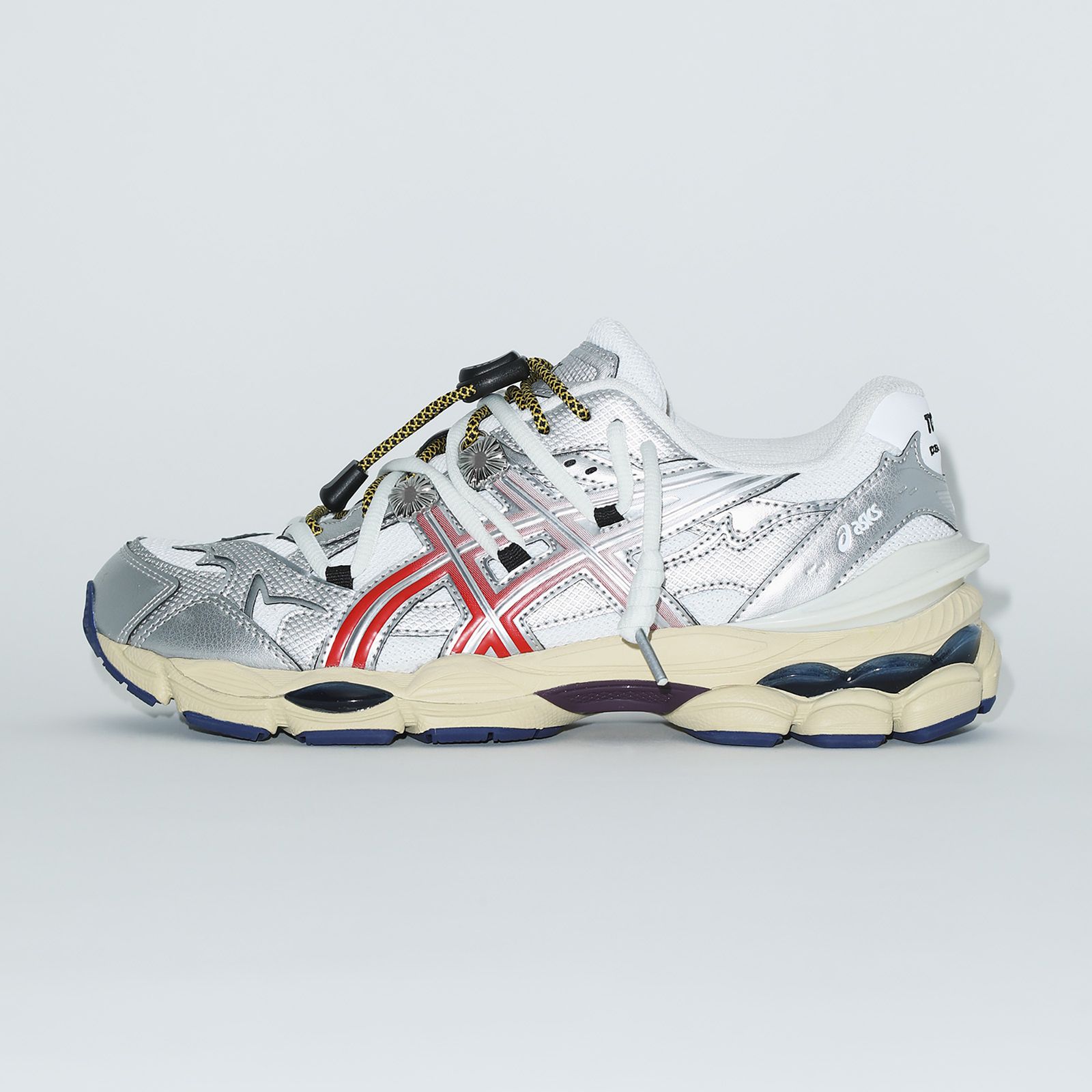 アシックスとトーガが初のコラボレーション。「GEL-CUMULUSLUS 16 TG