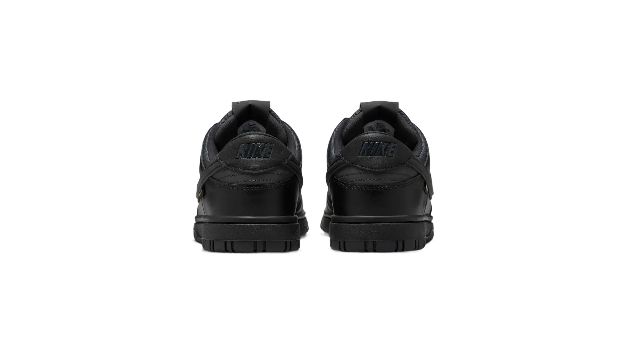 ナイキ「ダンク LOW GTX “Triple Black”」は嵐も華麗に乗り切る防水