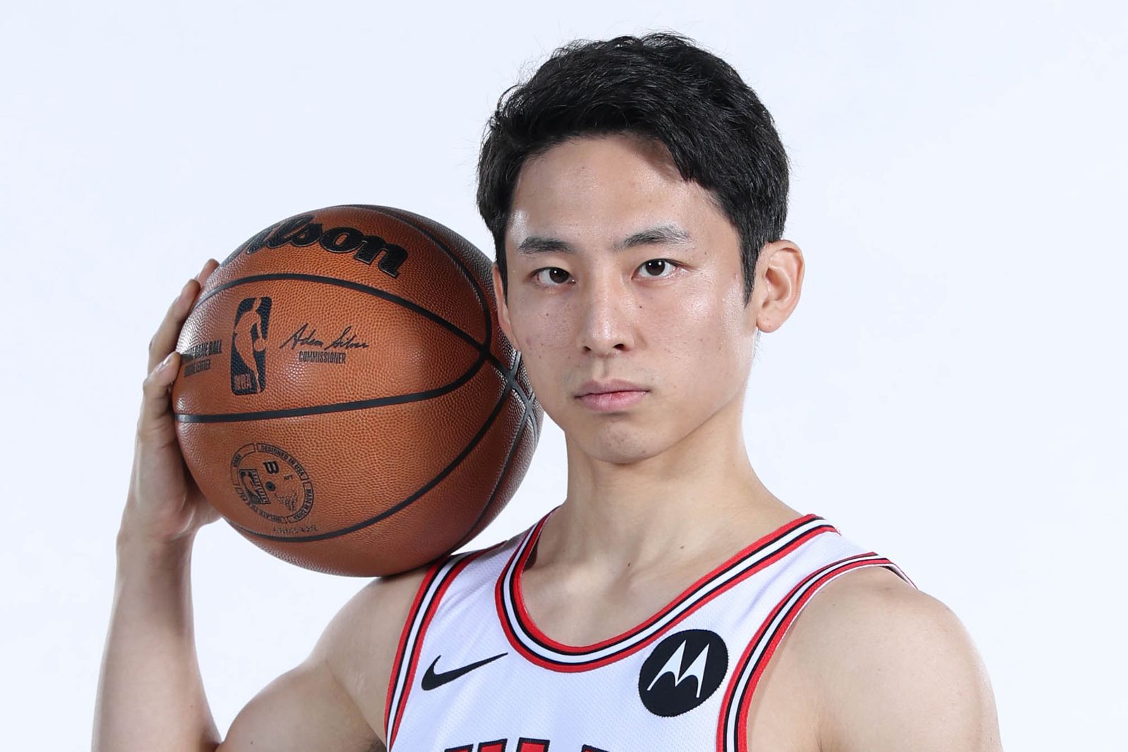 河村勇輝、NBAブルズと再契約！──「世界中の小柄な選手を勇気づけ