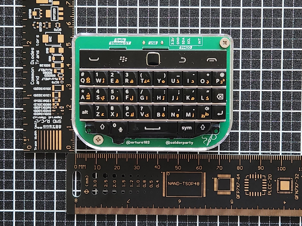 BlackBerry教徒が使途を考えずUSBブラベリキーボード「BBQ20KBD」を