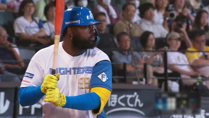 レイエスが13試合連続安打と勢い止まらず 2位確定へ2試合連続の活躍