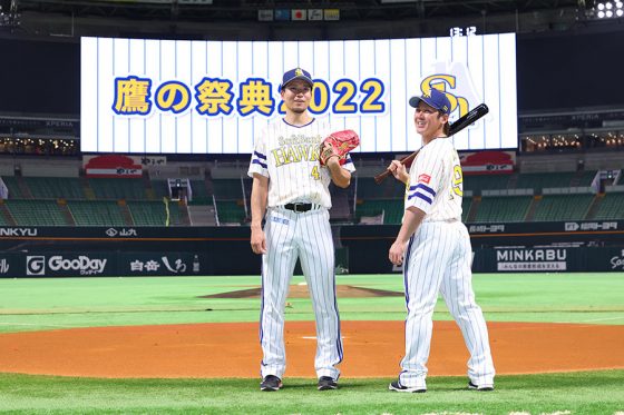 2022年の「鷹の祭典」ユニフォームは白基調 黄色のアンダーシャツに