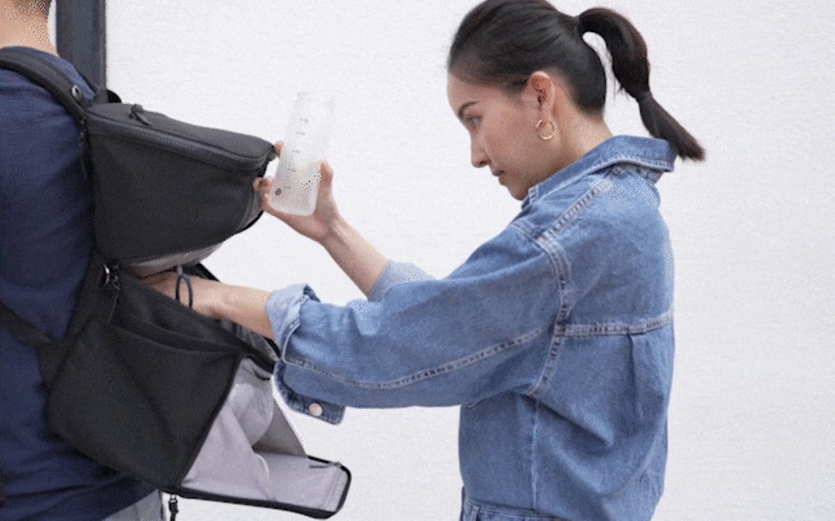 台湾からやってきた「育児特化型バックパック」。調乳モードに変形、18