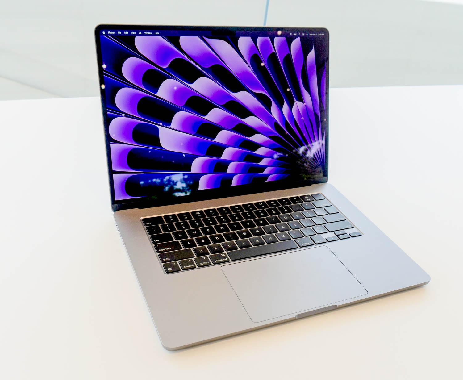 15インチ版 MacBook Air」実機レビュー。「大画面Air」を選ぶポイント