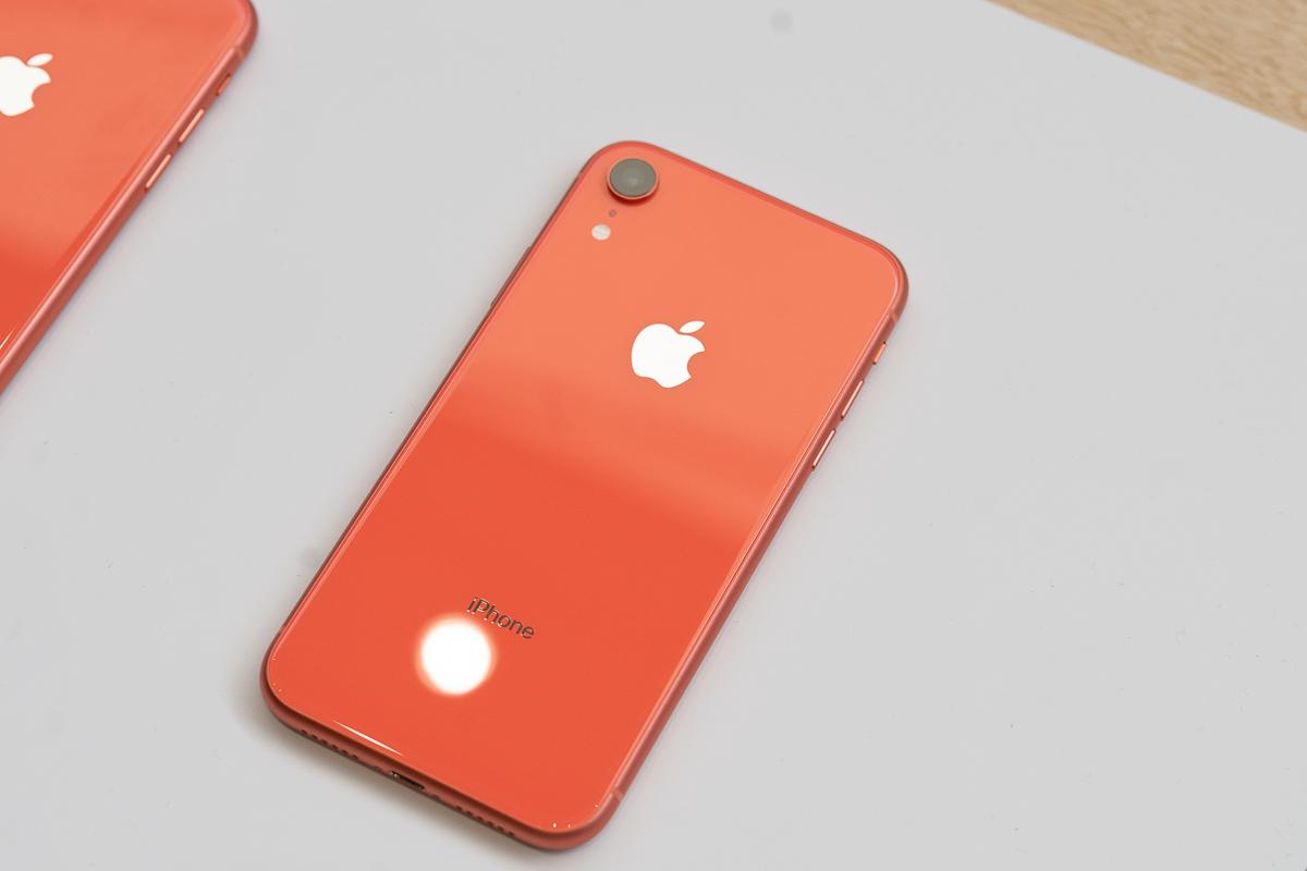 au、iPhone XRの価格を発表。XRは廉価じゃないのですよ、廉価じゃ