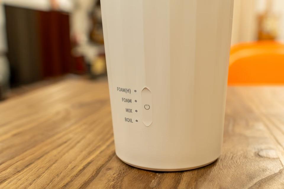 3分で濃厚ミルク泡が完成。ミルクフォーマーは全自動＆タンブラー