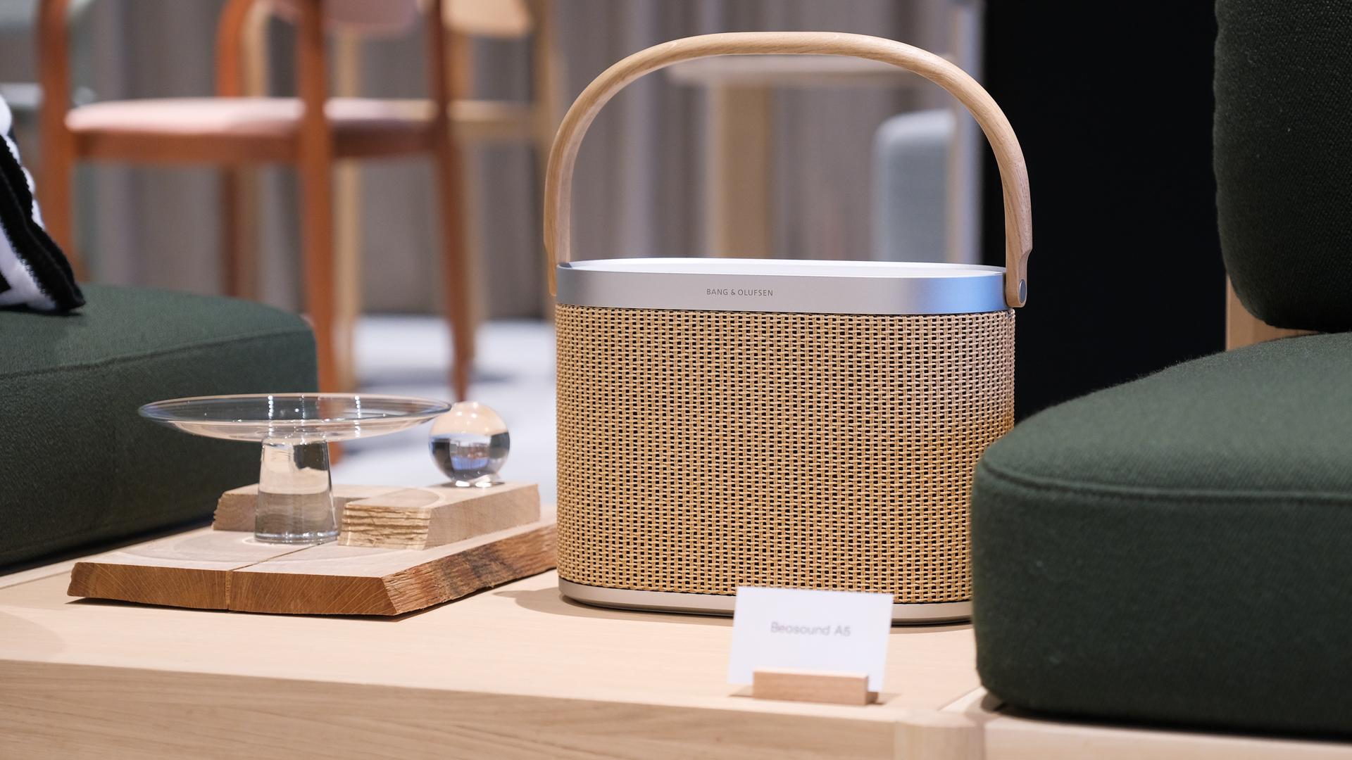 こんなに家具めいたスピーカー、そうそう無い。｢Beosound A5｣を見てき