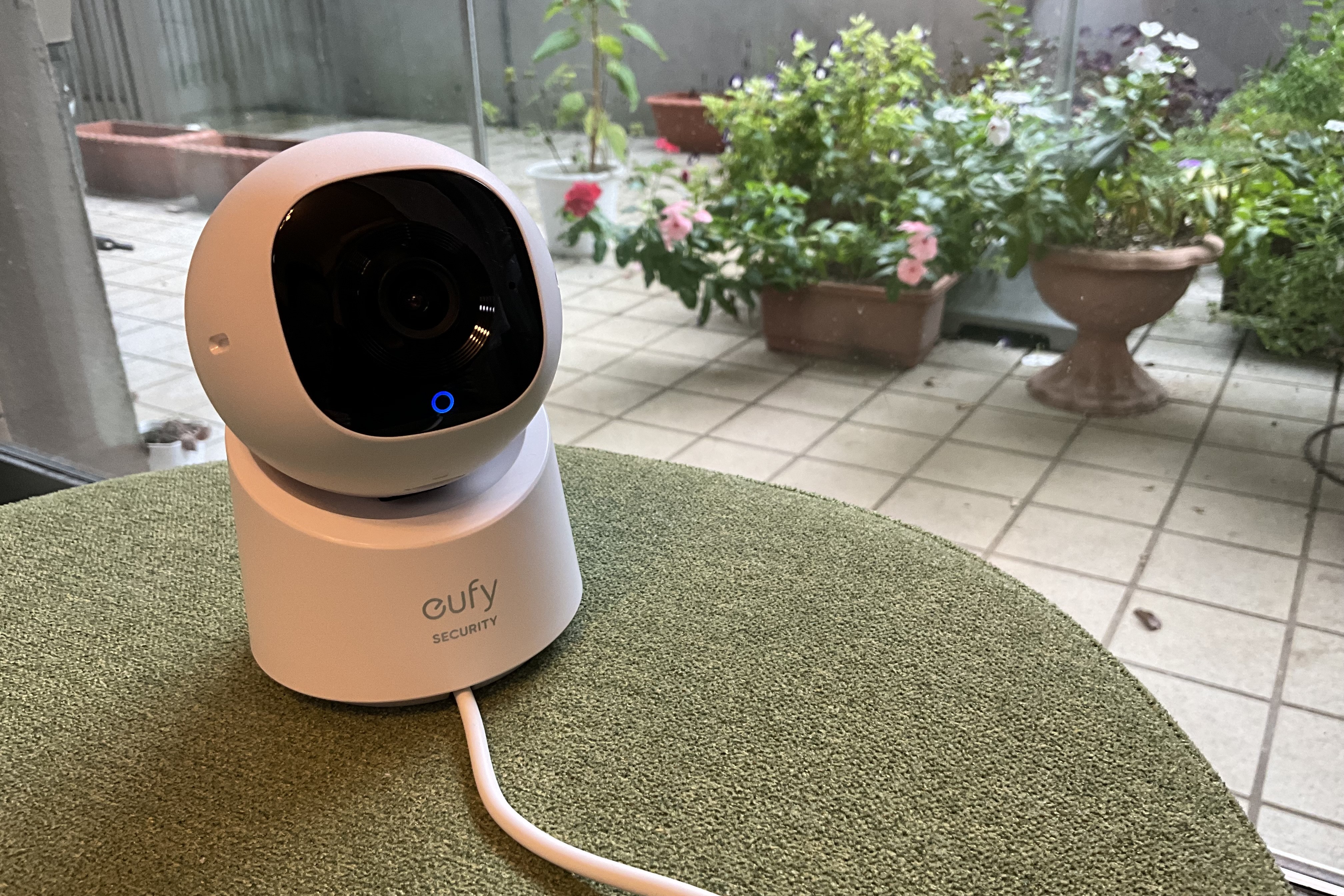 Anker屋内見守りカメラが「AIトラッキング」付きで3000円台！置くだけ