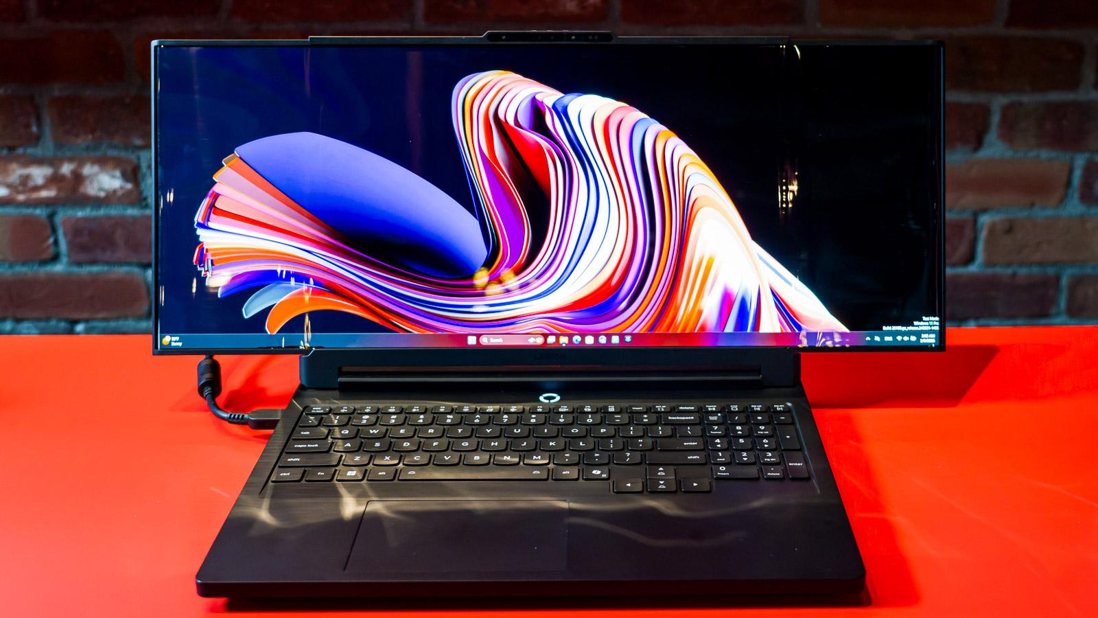 レノボ「画面が伸びるThinkPad」と「Legion」を発表。インテルCore