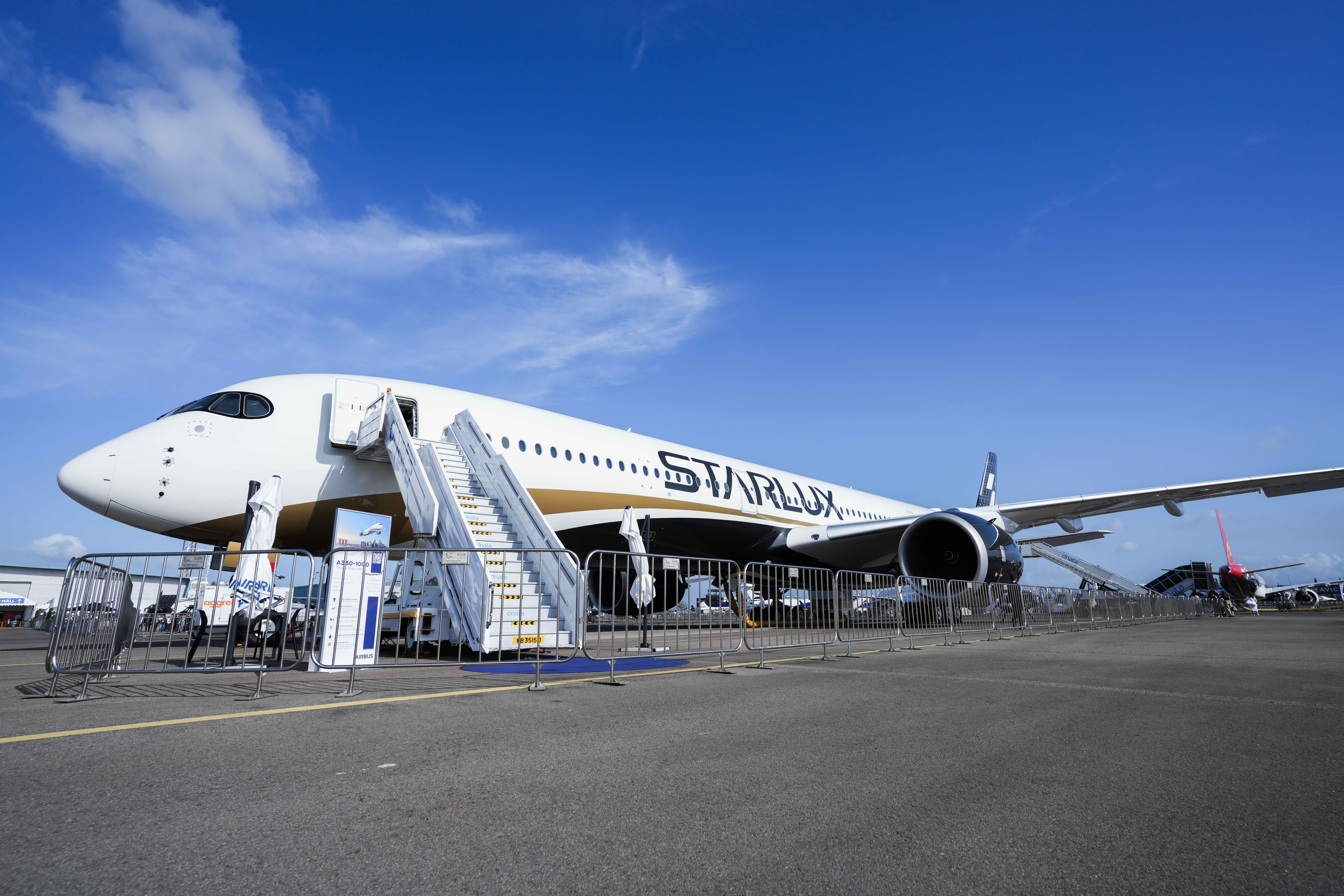 スターラックス航空、エアバスの新型機A350-1000を導入…豪華なビジネス