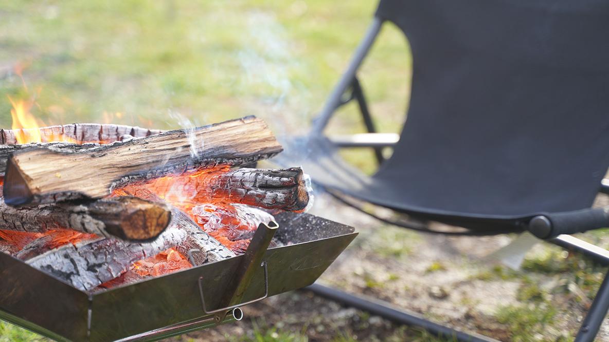 DODの「焚き火専用アウトドアチェア」はそう名乗るだけあるね…。これで