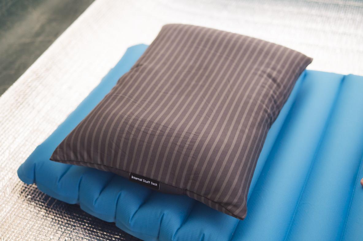 私はキャンプに快眠を求める！NEMOの超コンパクトアウトドアまくらの