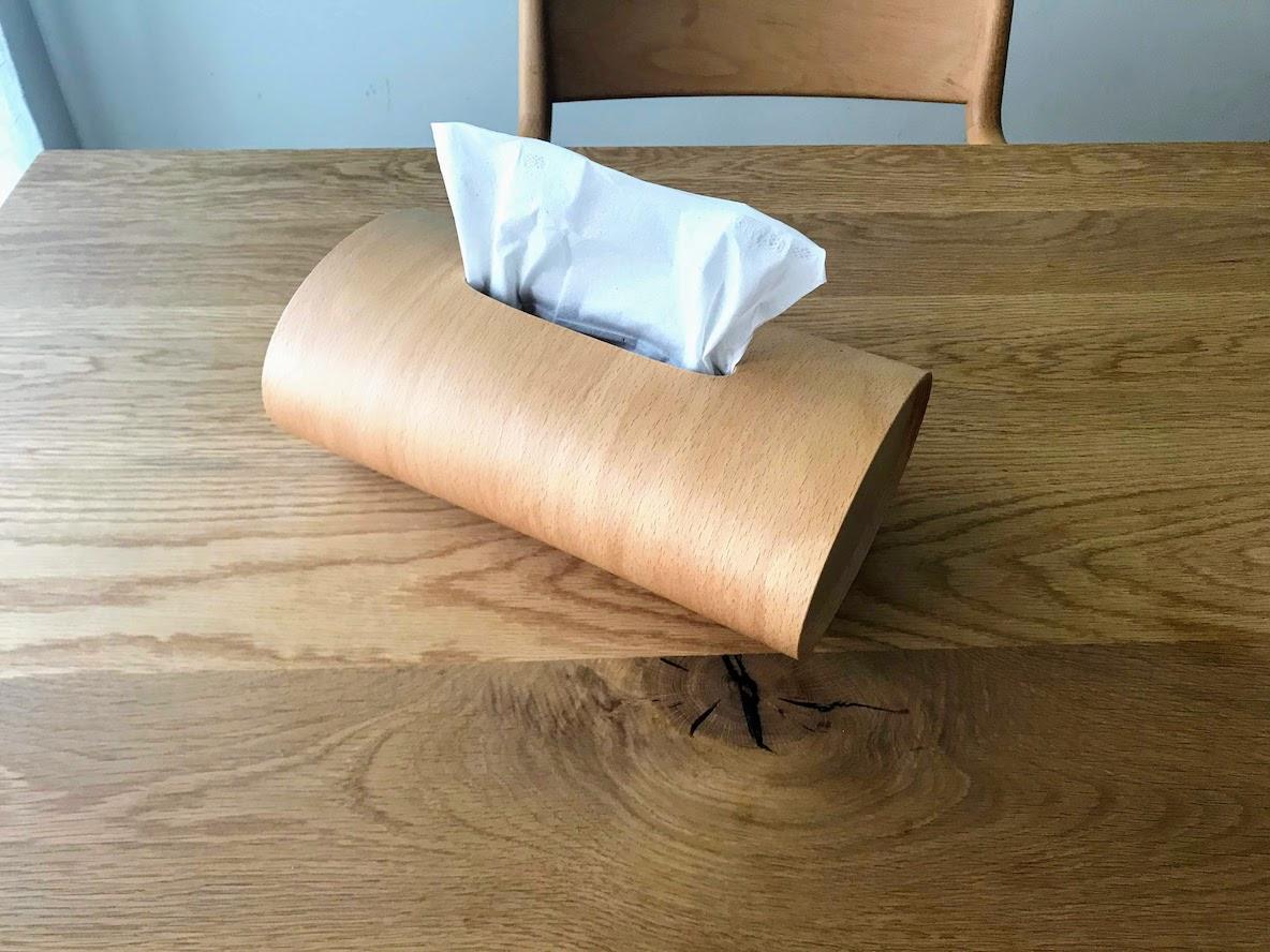 ゆれる姿にそよ風を感じるBUNACOのティッシュボックス。ジメジメした日